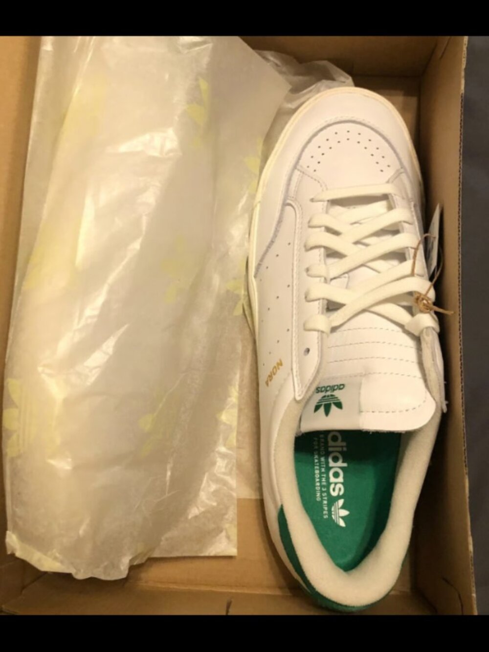 Adidas Nora Cloud White Green Mens Size 11.5